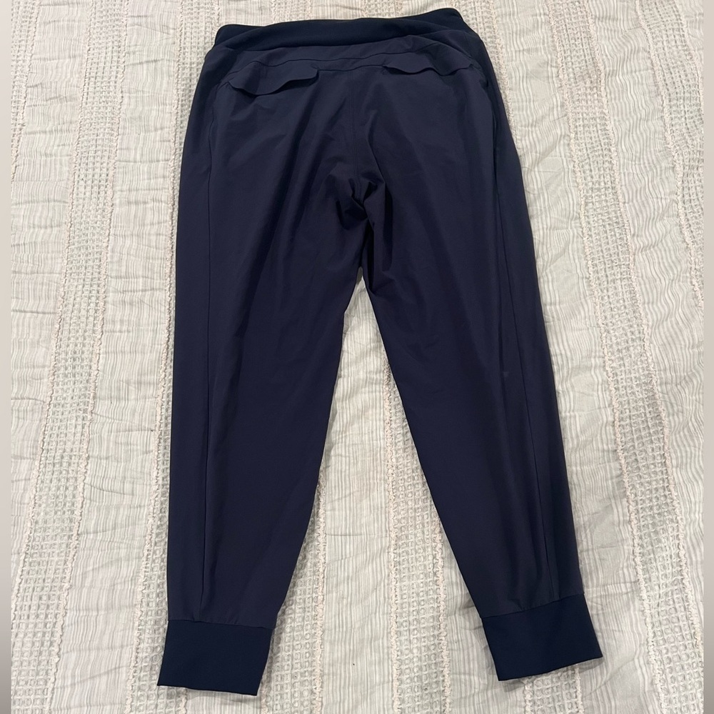Athleta Soho Cropped Jogger Navy Women’s Size 10 Zip Pockets EUC - Picture 2 of 6